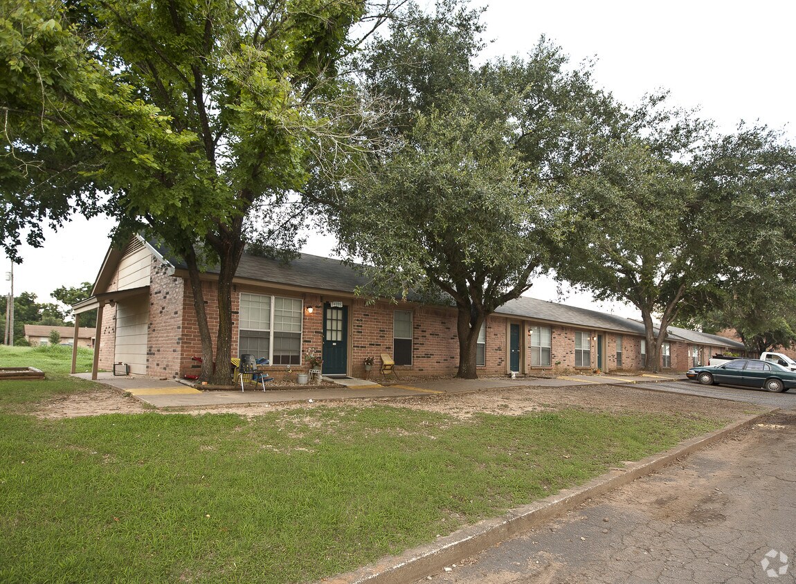 Primary Photo - Bastrop Oak Grove Apartments