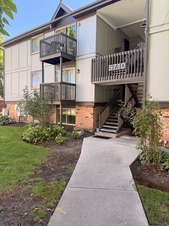 Building Photo - 5710 S 900 E