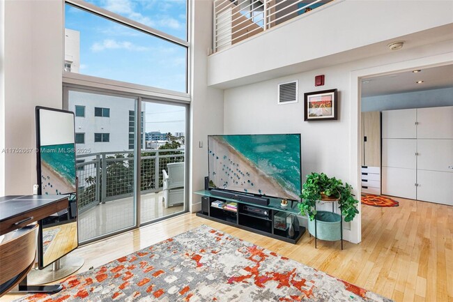 Foto del edificio - 7728 Collins Ave