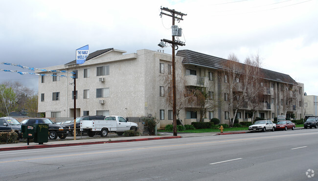 Foto del edificio - Vanowen Apartments