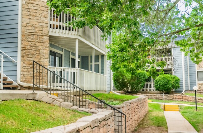 Foto del edificio - 8335 Fairmount Dr