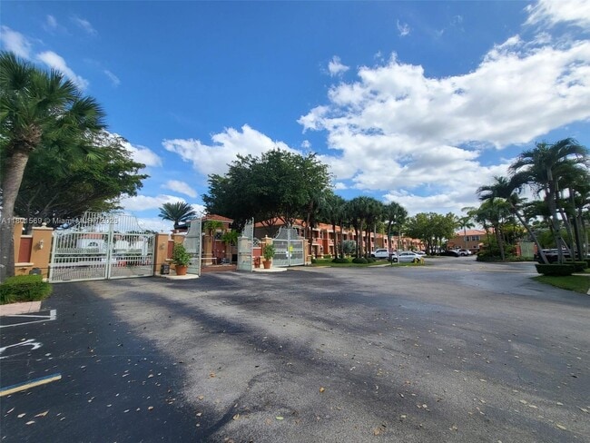 Foto del edificio - 6141 NW 115th Pl