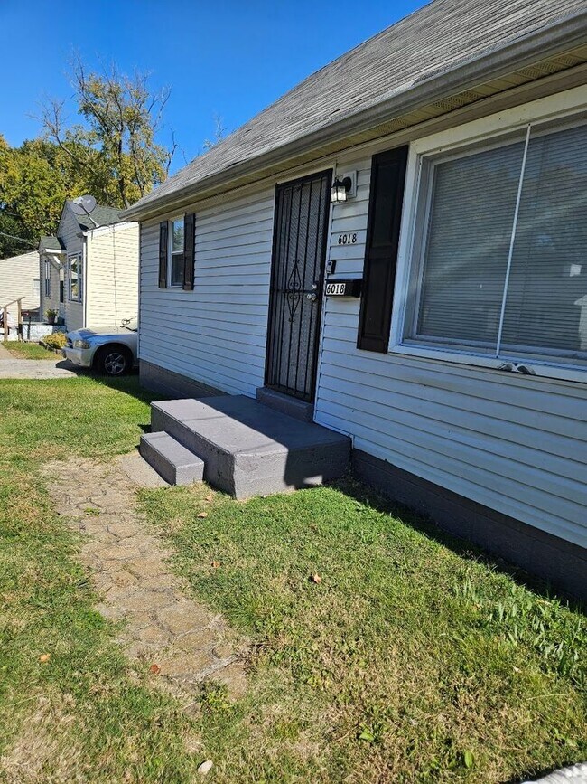 Foto del edificio - 6018 Hancock Ave