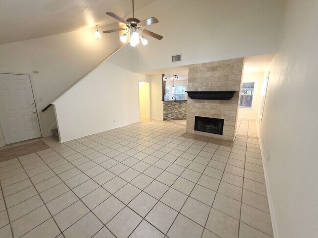 Building Photo - 1600 Hollow Tree Blvd