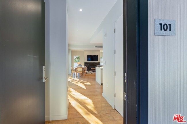 Building Photo - 1621 Malcolm Ave