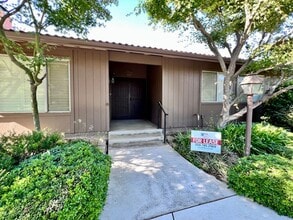Building Photo - 1846 W Santa Ana Ave