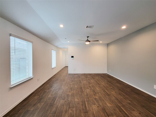 Building Photo - 14741 Hazel Br Dr