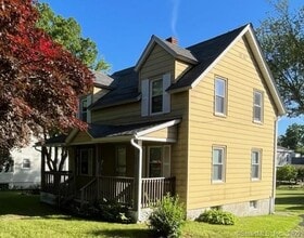 Building Photo - 77 Crestwood Rd