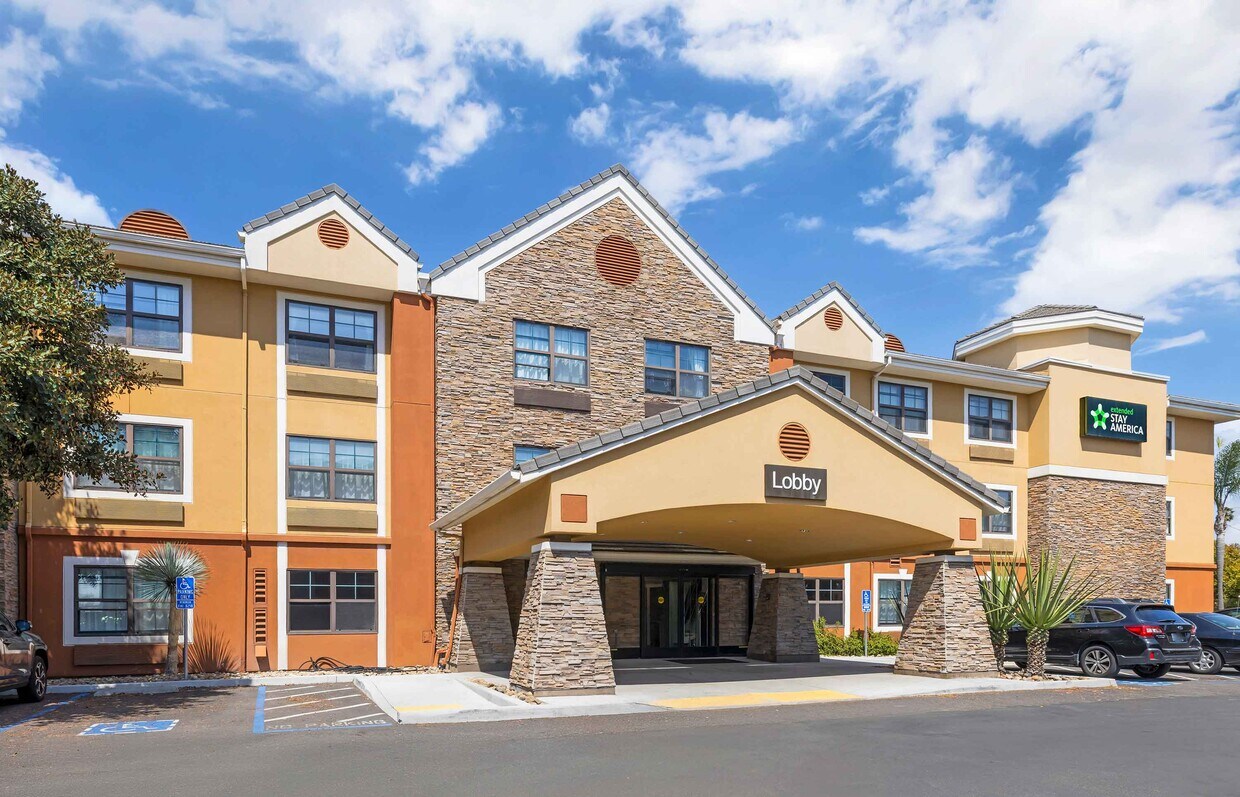 Foto principal - Furnished Studio-San Diego - Carlsbad Vill...