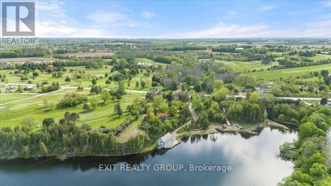 Photo du bâtiment - 782 County Rd 49