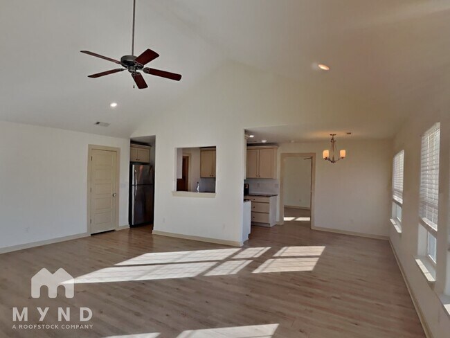 Building Photo - 509 Eagle Dr