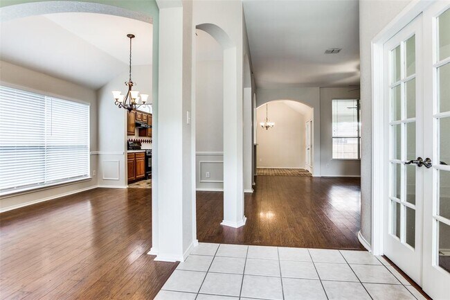 Building Photo - 11910 Amber Valley Dr