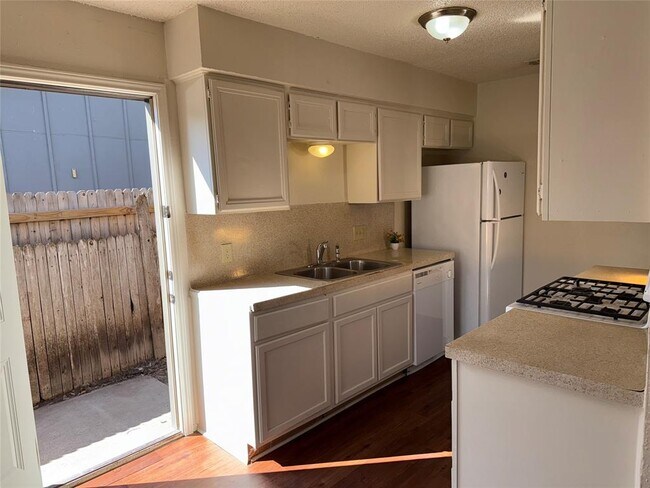 Foto del edificio - 10308 Little Pebble Dr