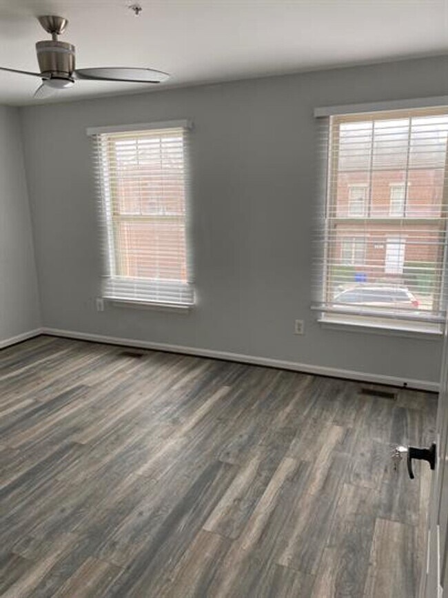 Foto del edificio - 306 N Fremont Ave