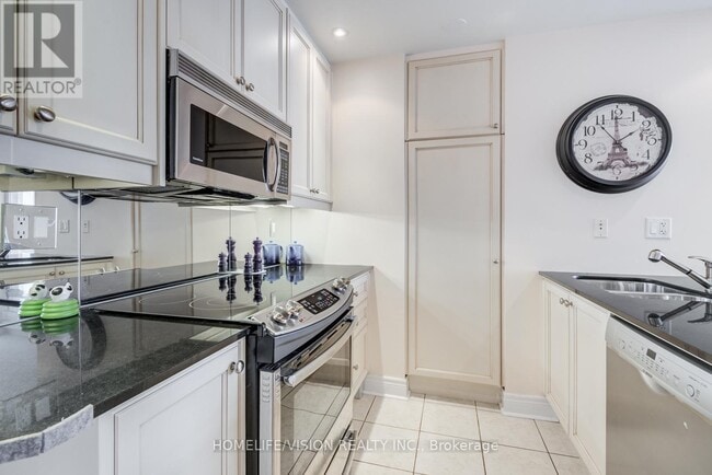 Building Photo - 100 Hayden St