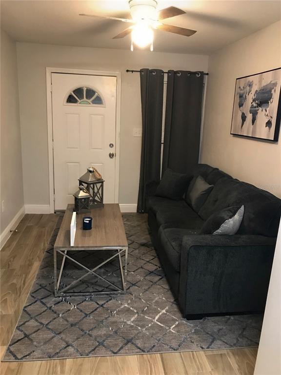 Foto principal - 224 E St