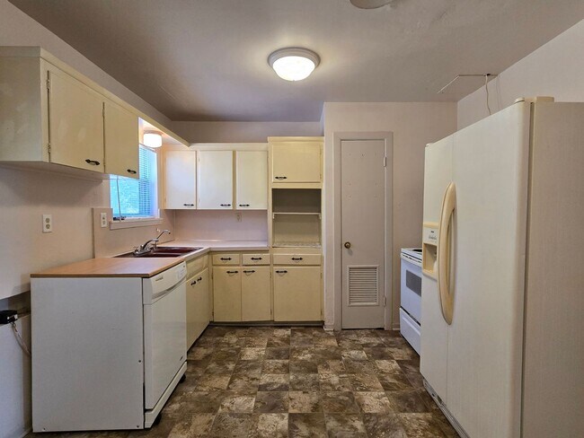 Foto del edificio - COMING SOON!