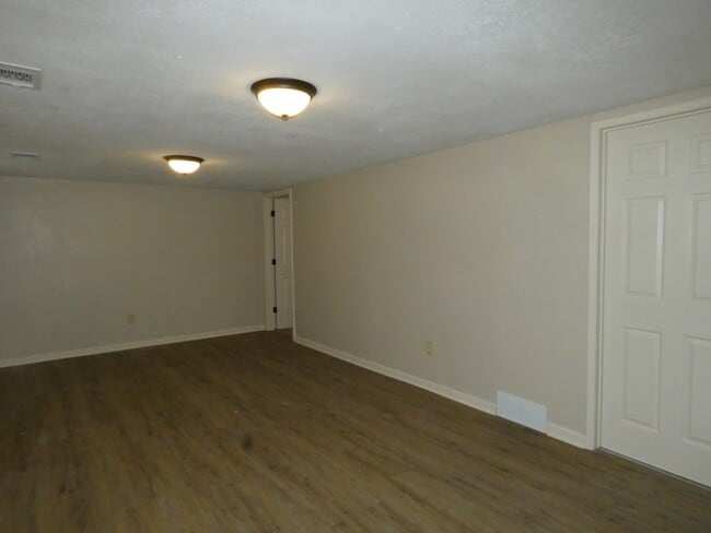 Building Photo - 8108 NE 48th Terrace