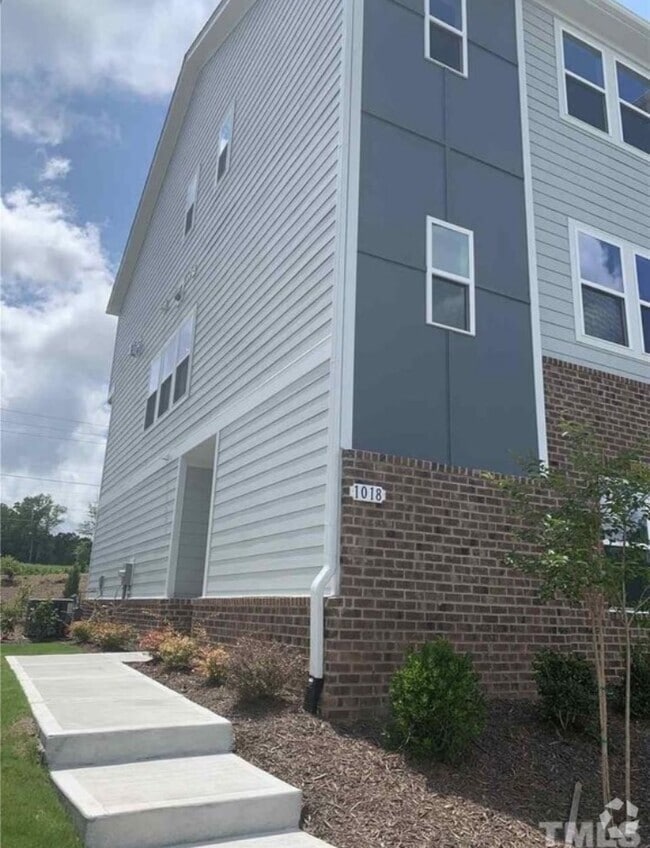 Building Photo - 1018 Salt Glaze Ln