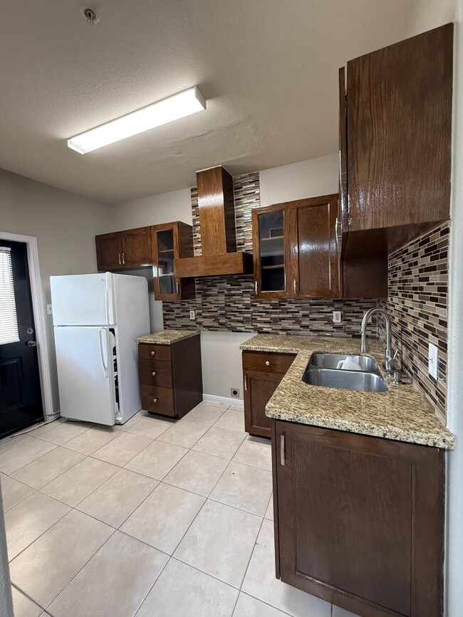 Building Photo - 1008 Dicky Ln