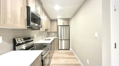 Building Photo - 482 Edgemont Dr NW