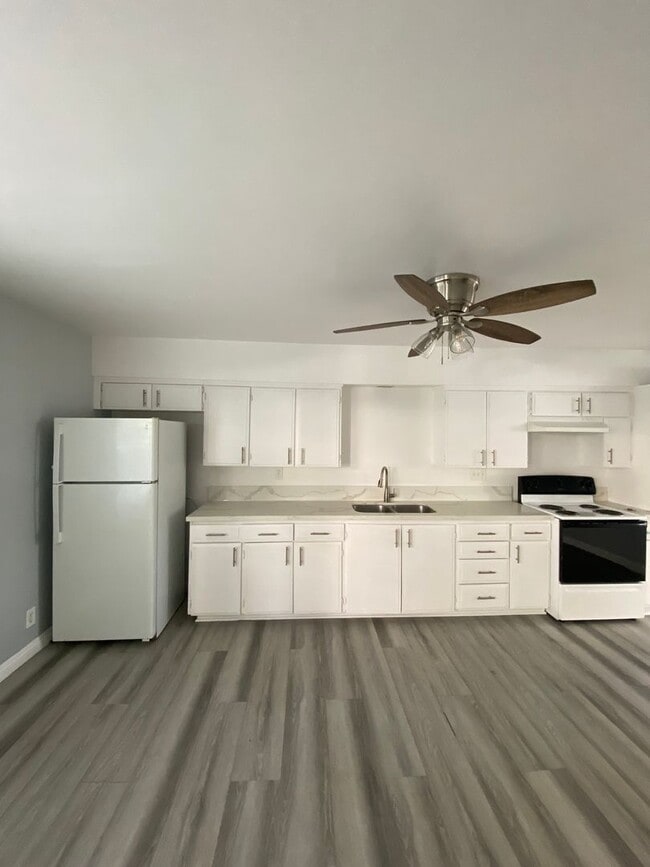 Building Photo - 1146-1152 Magnolia Ave