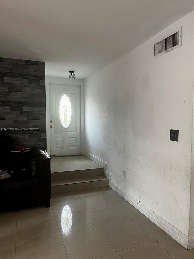 Foto del edificio - 10564 NW 8th Ln