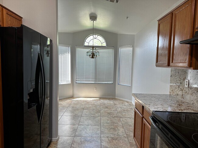 Foto del edificio - 10317 E Penstamin Dr