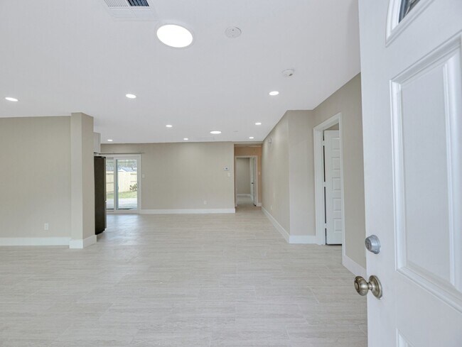 Foto del edificio - 5306 Windswept Ln