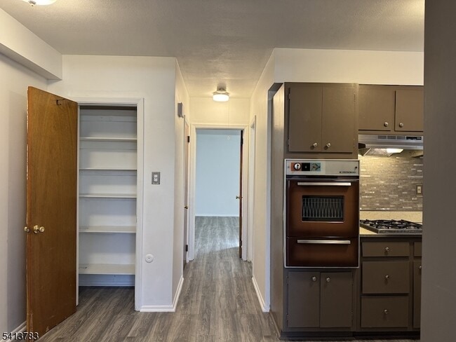 Building Photo - 322 Franklin Ave