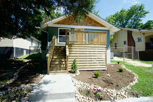 Foto del edificio - 2404 Jefferson Ave