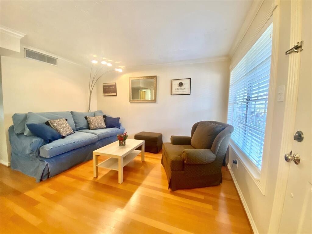 3224 Timmons Ln Unit 108, Houston, TX 77027 Condo for Rent in Houston