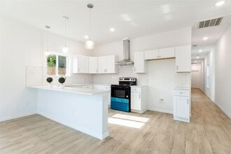 Building Photo - 4709 Lee St