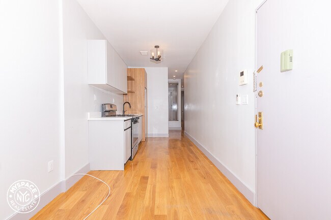 Foto del edificio - 379 S 5th St