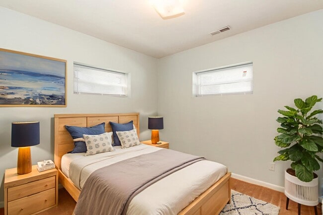 Photo - 1443 W 40th St Apartment