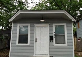 Building Photo - 921 N Fitzhugh Ave