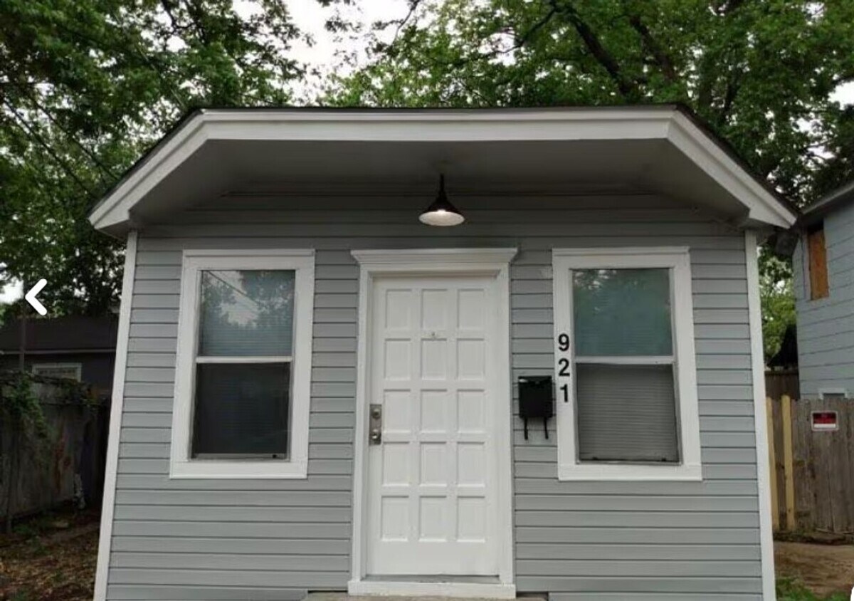 Primary Photo - Cozy 2 Bed, 2 Bath Home in Vibrant Old Eas...