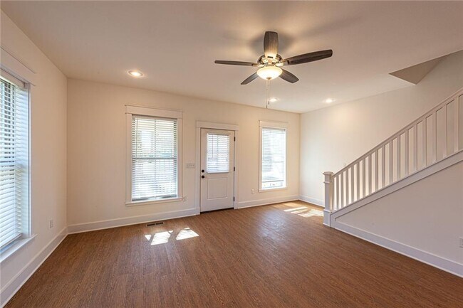 Building Photo - 1378 Cleveland St