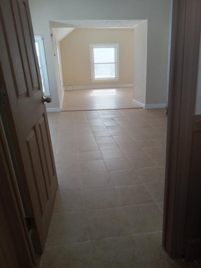 Building Photo - 27 Thornley St