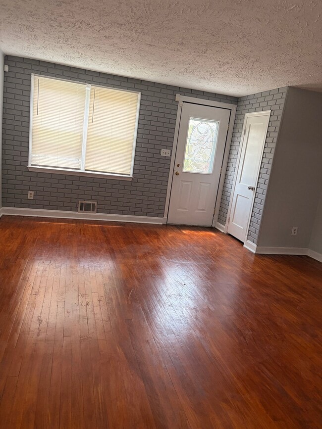 Building Photo - 7713 Hillsway Ave