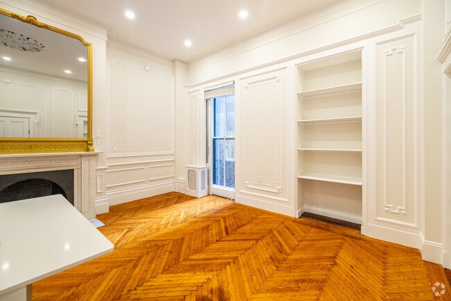 Studio - Living Room - The Copley Group Beacon Hill