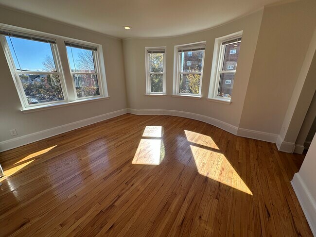 Foto del edificio - 119 Highland Ave