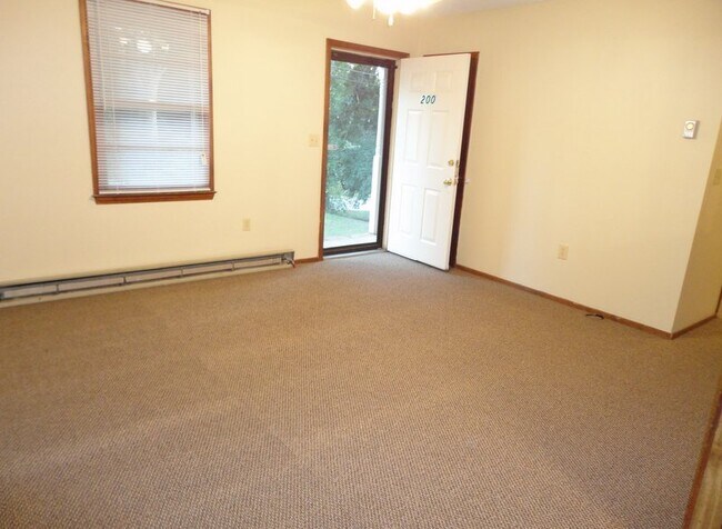 Building Photo - 200 Keith Dr