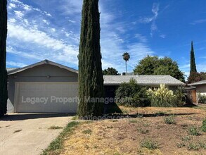 Building Photo - 10763 Oakton Way