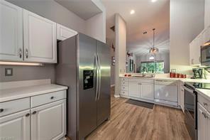 Foto del edificio - 6577 Castlelawn Pl