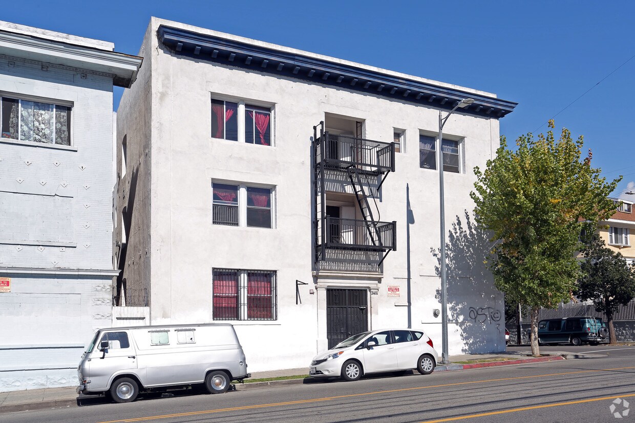 Building Photo - 2401 James M Wood Blvd