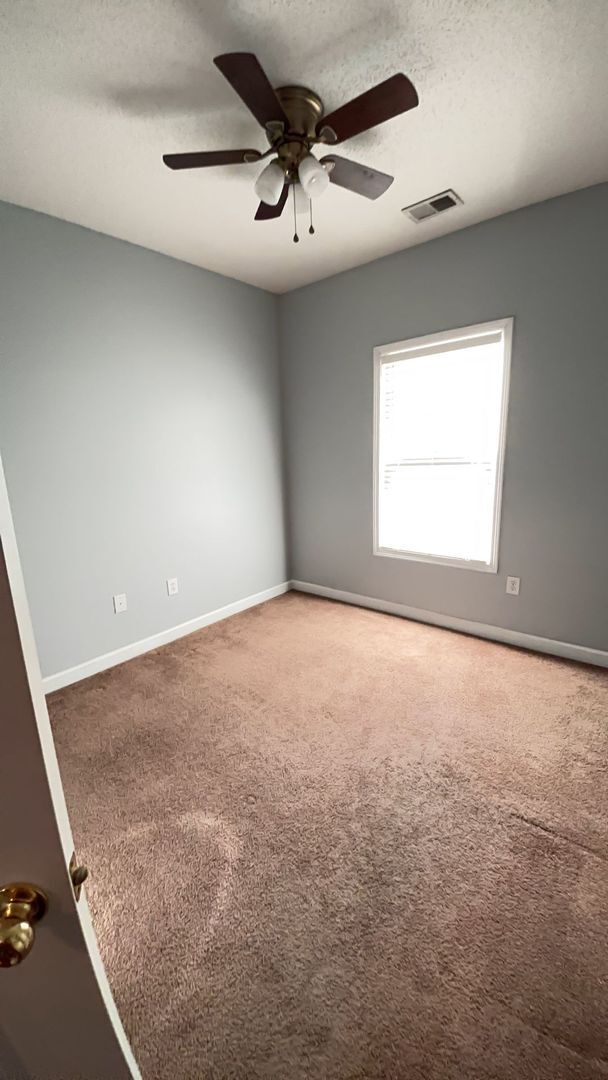 Foto del edificio - Beautiful unfurnished 2 bedroom/2 bath condo in Heatherstone at Berkshire