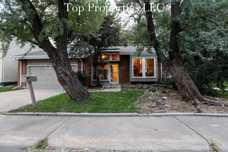 Building Photo - 2894 S Oakland Cir E