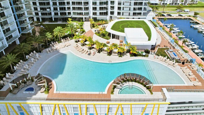 Foto del edificio - 220 Lake Shore Dr