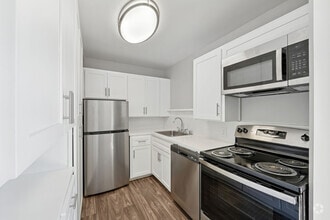 Building Photo - The Madison Belmont
